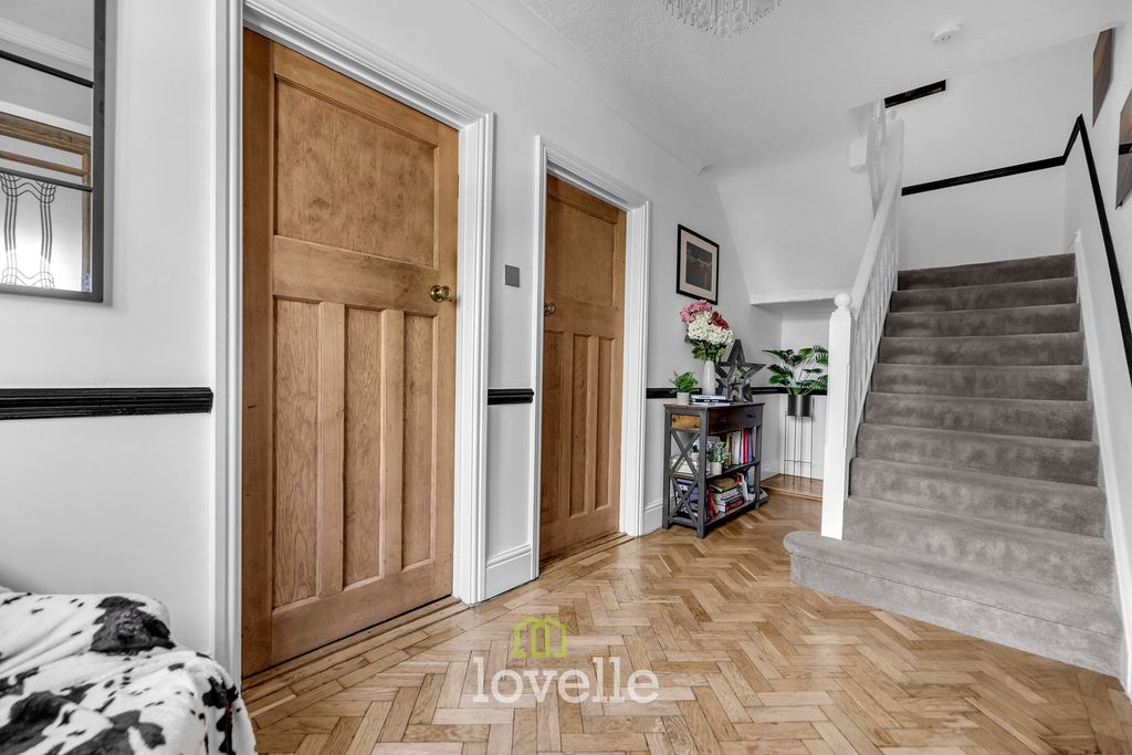 Property photo 2 of 40