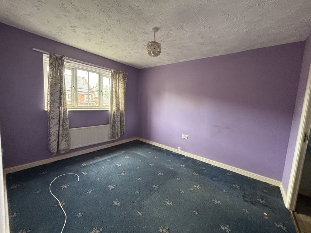 Property photo 3 of 11