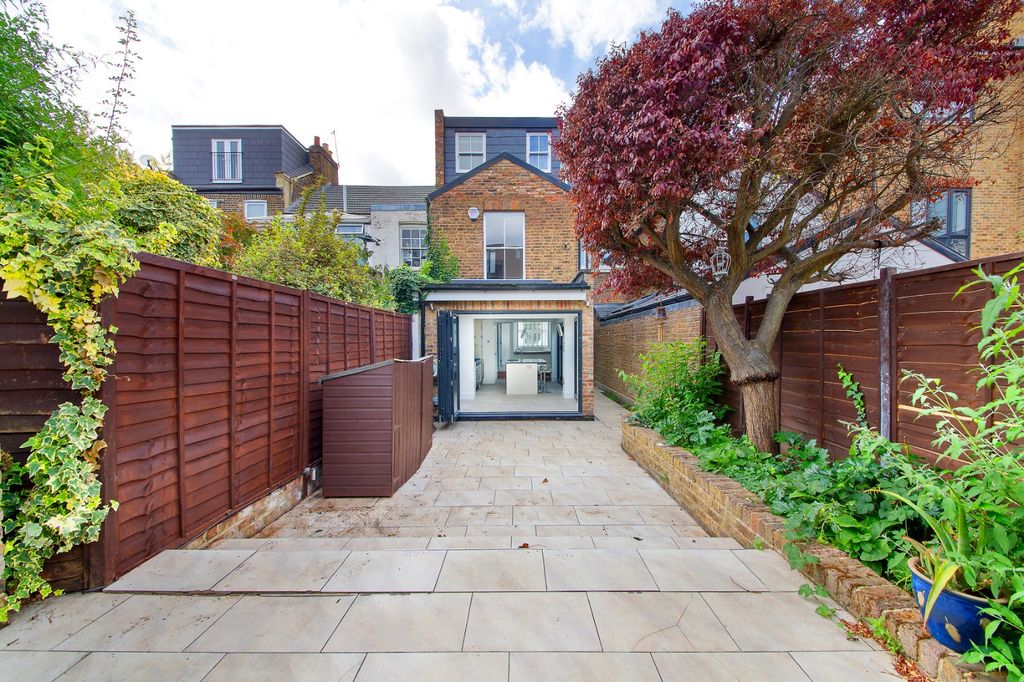 Property photo 1 of 16
