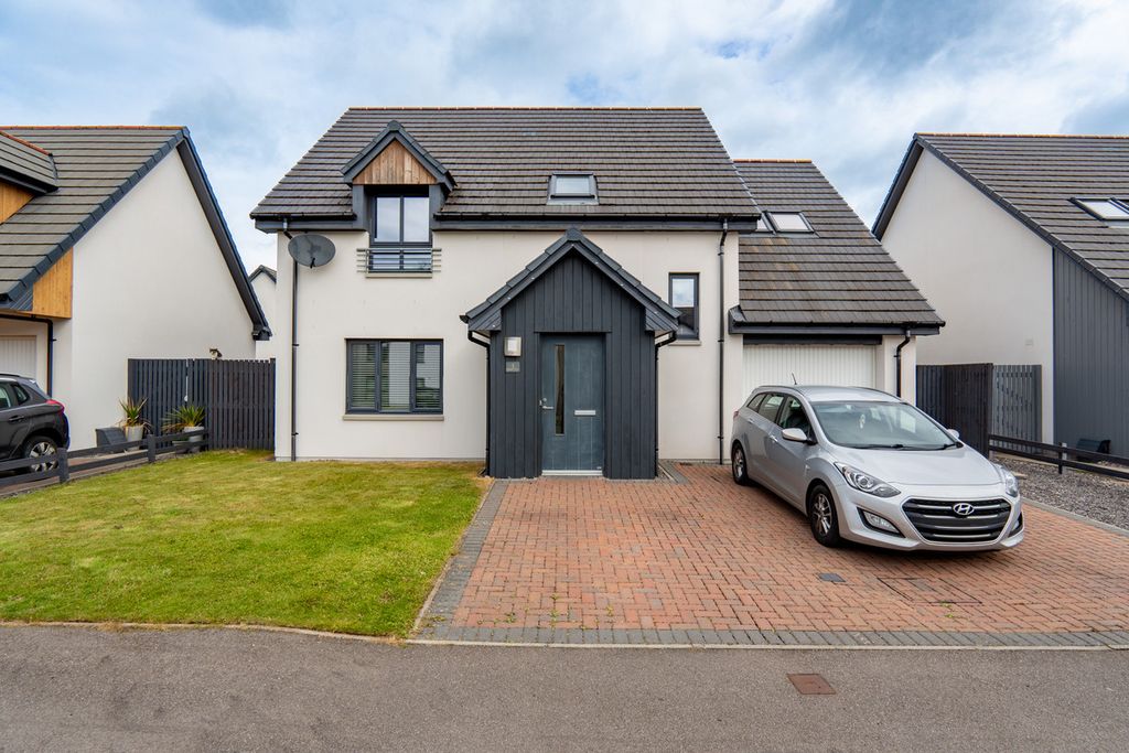 Property photo 1 of 31