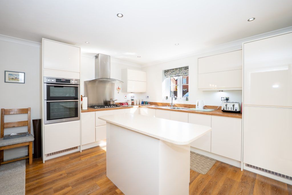 Property photo 2 of 36