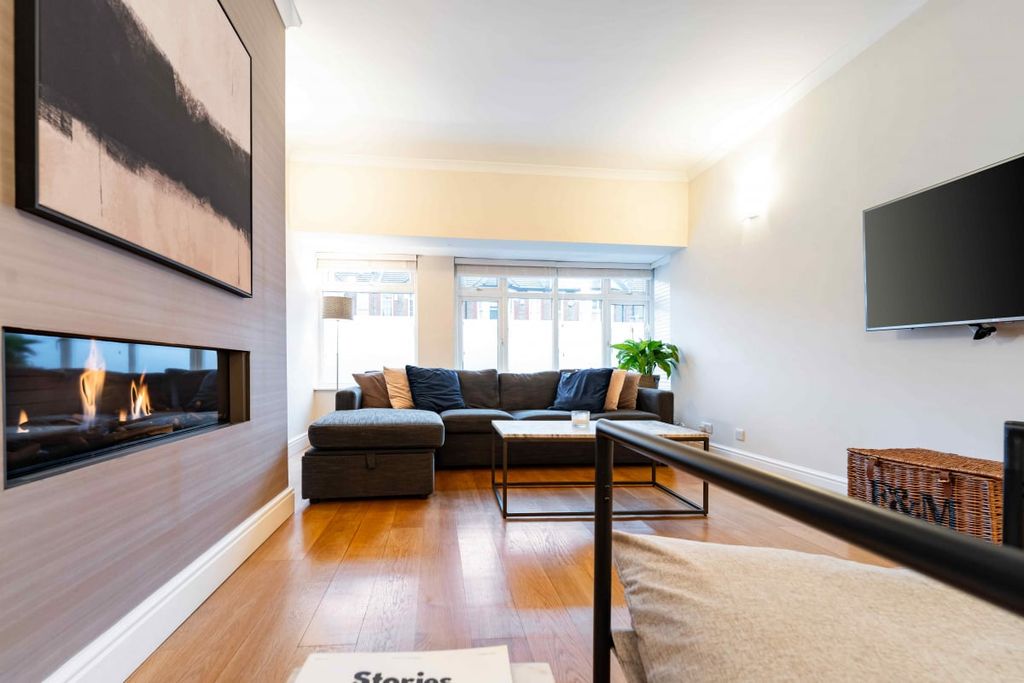 Property photo 1 of 53