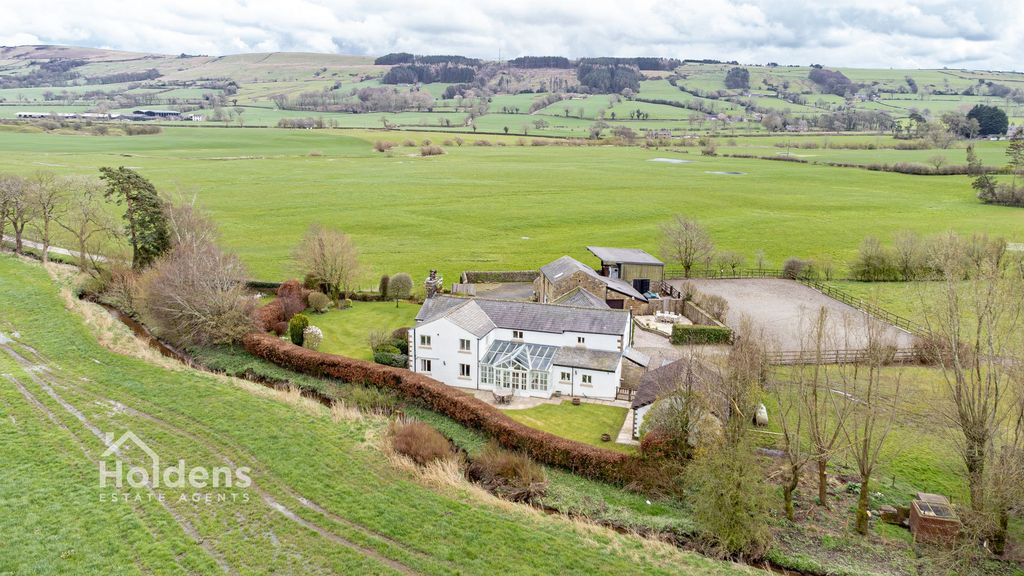 Property photo 2 of 34