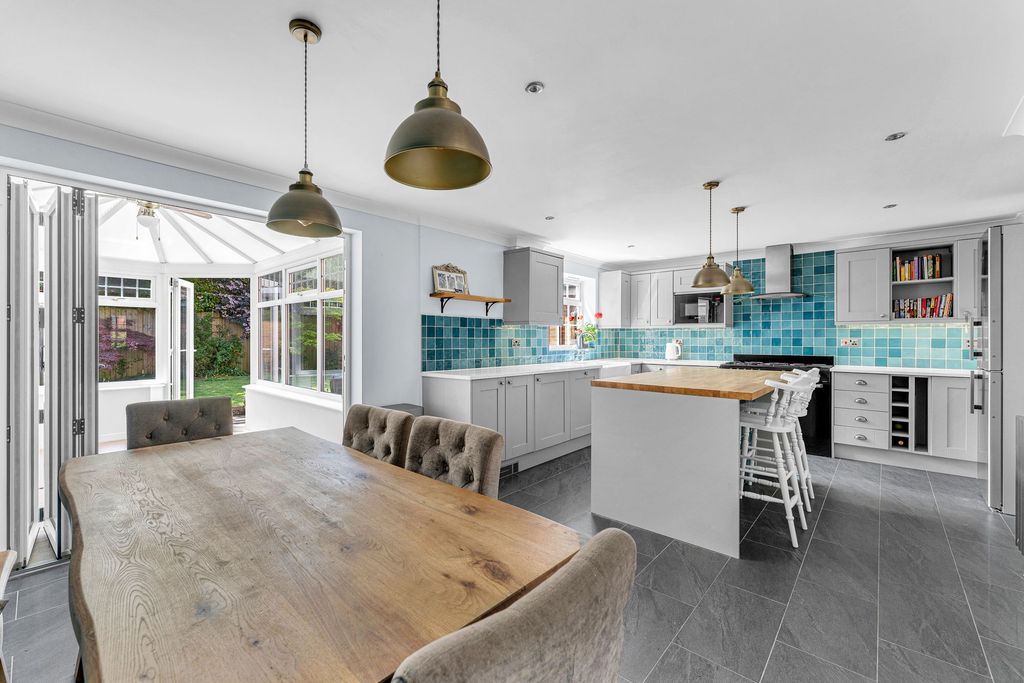 Property photo 3 of 29