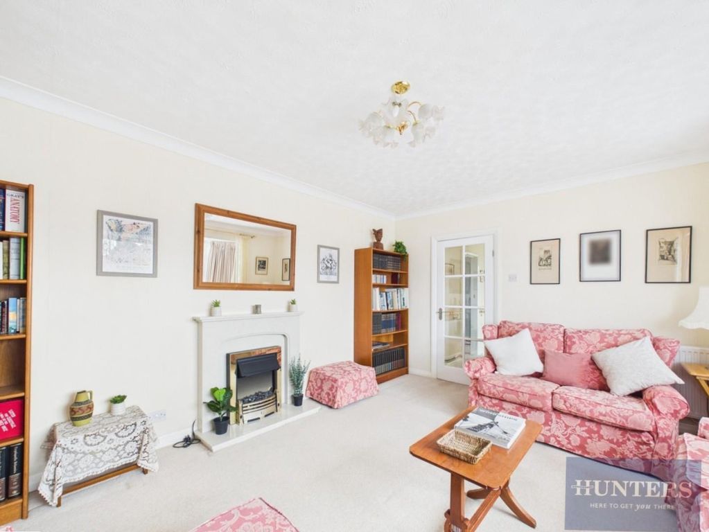 Property photo 3 of 15 Living Room