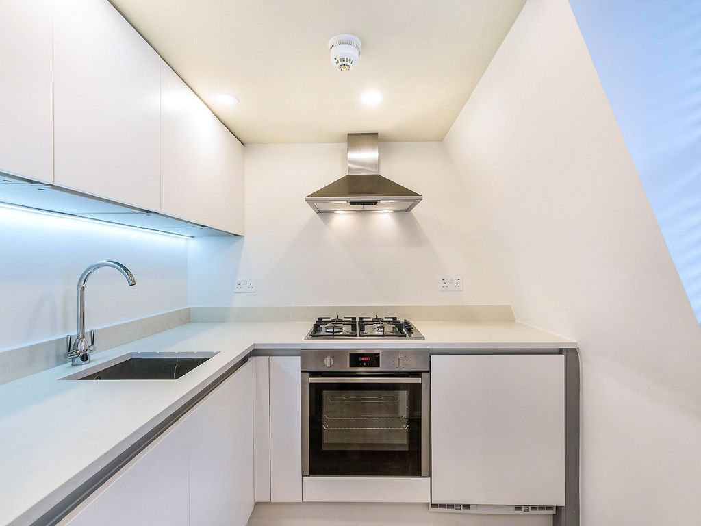 Property photo 2 of 9 Gerrard Street