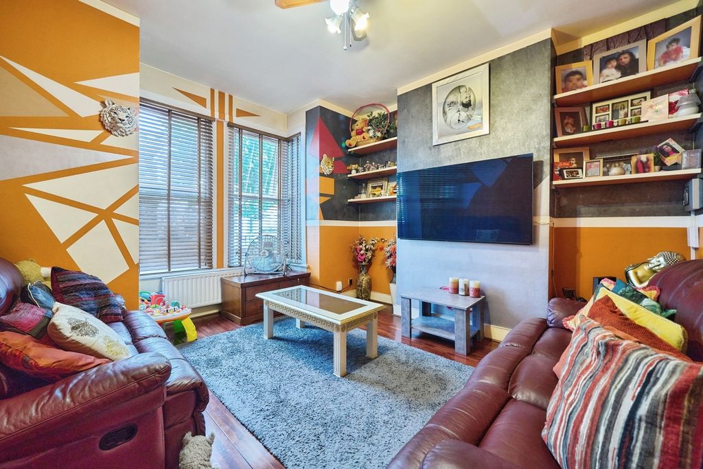 Property photo 2 of 26 Pbox-Img.Jpg