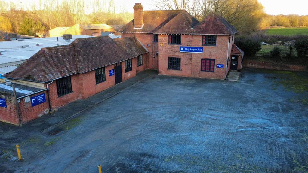 Property photo 1 of 4