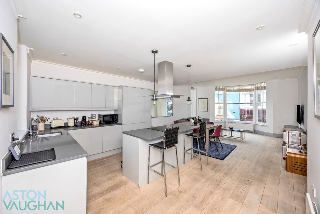 Property photo 3 of 21 4669942