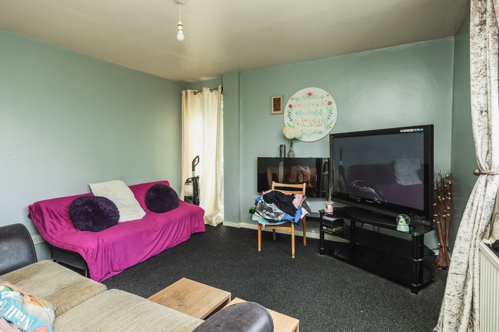 Property photo 2 of 21