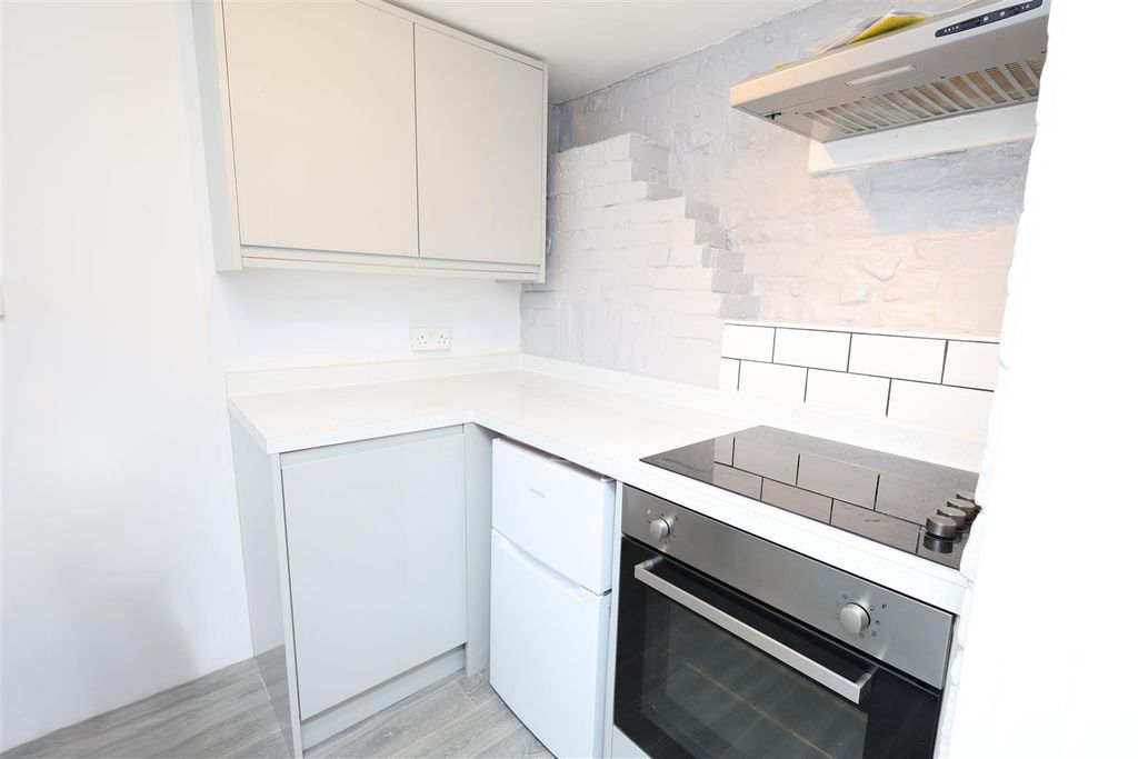 Property photo 3 of 13 Kitchen