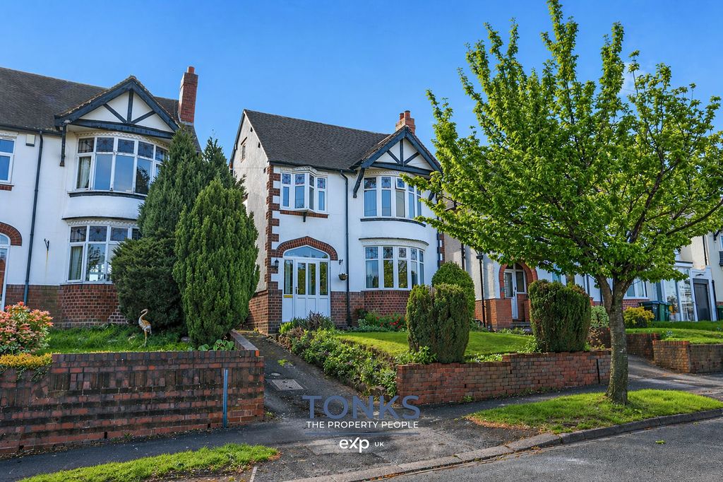 Property photo 1 of 26