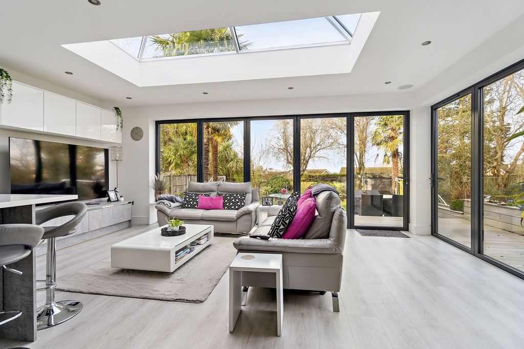 Property photo 3 of 22