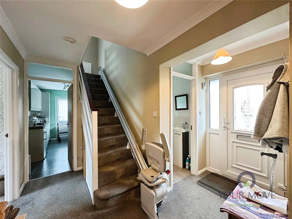 Property photo 2 of 20 Hallway