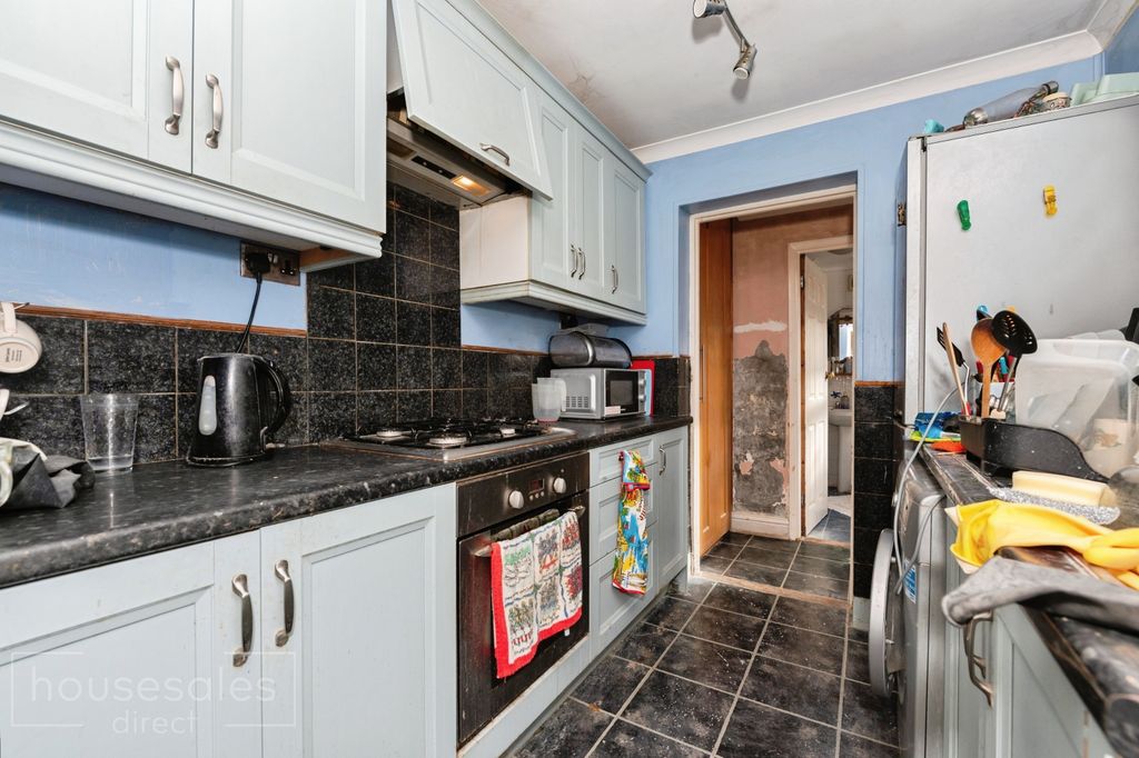 Property photo 2 of 8