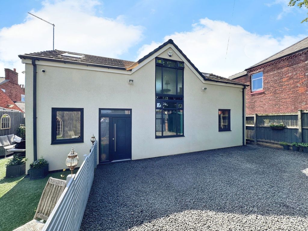 Property photo 1 of 26