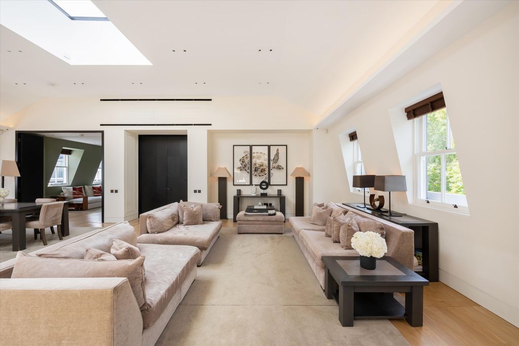 Property photo 2 of 14 Image