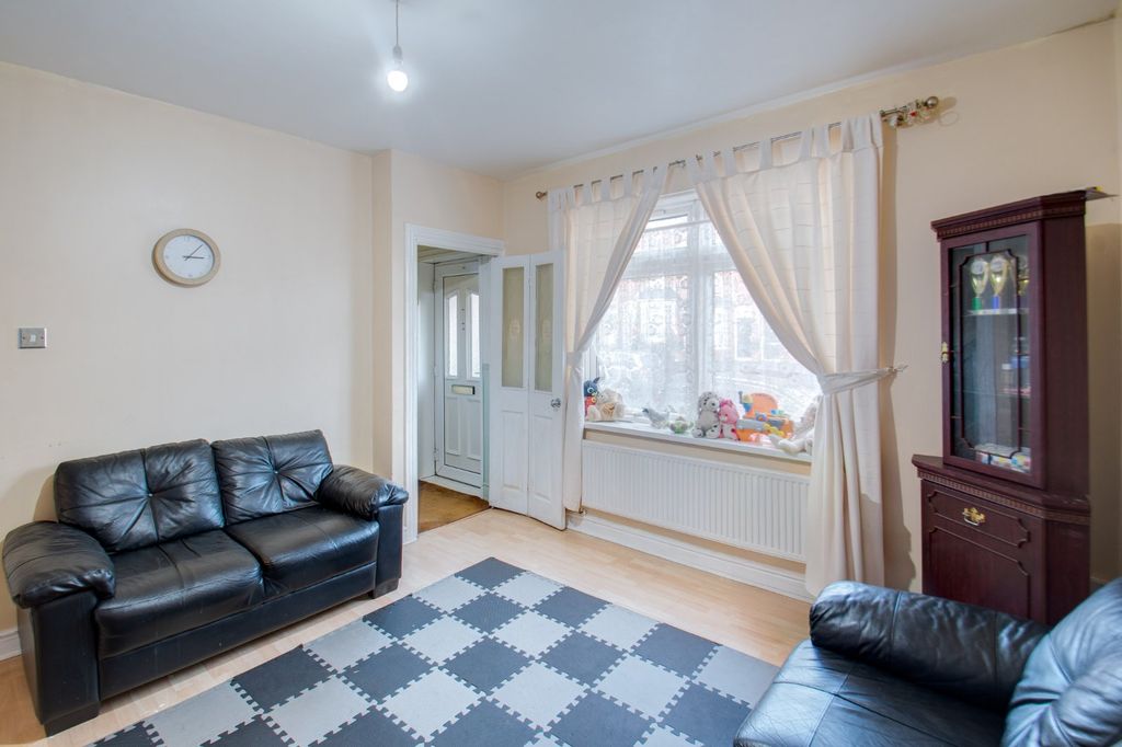 Property photo 2 of 19 Picture No. 17