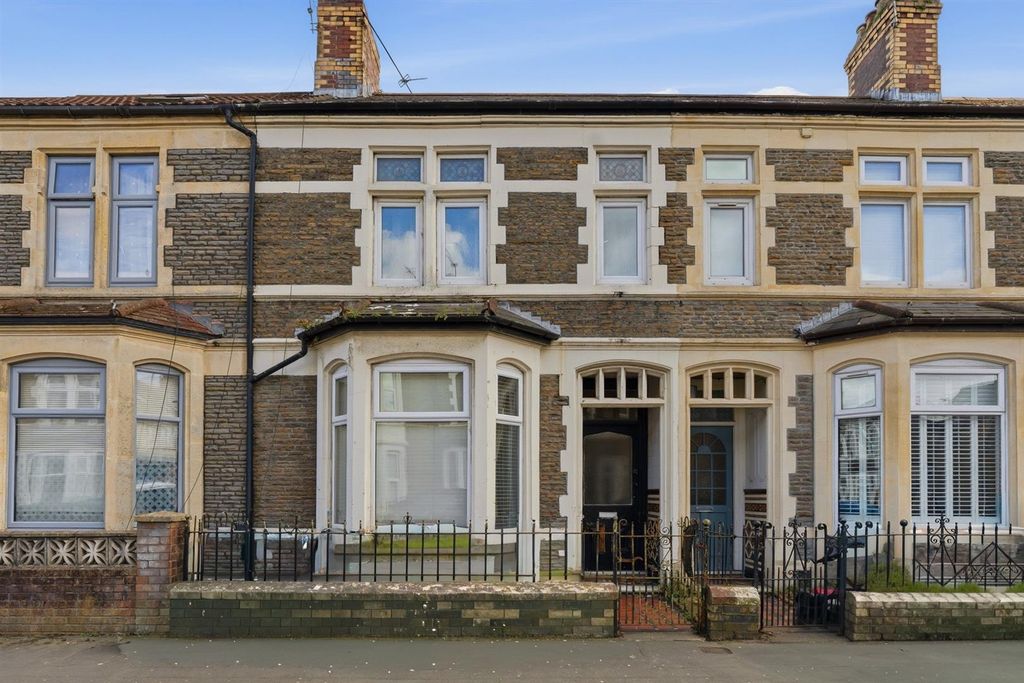 Property photo 1 of 16 196 Carlisle St-1.Jpg