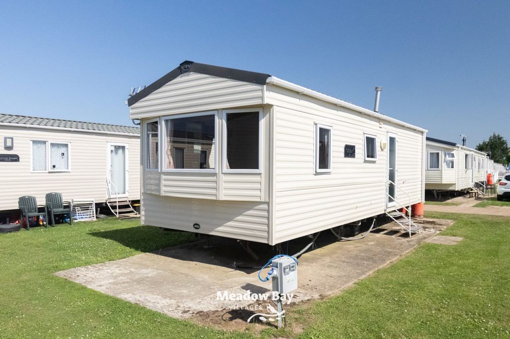 Property photo 1 of 6 2015 Abi Summer Breeze 28x10.Jpg