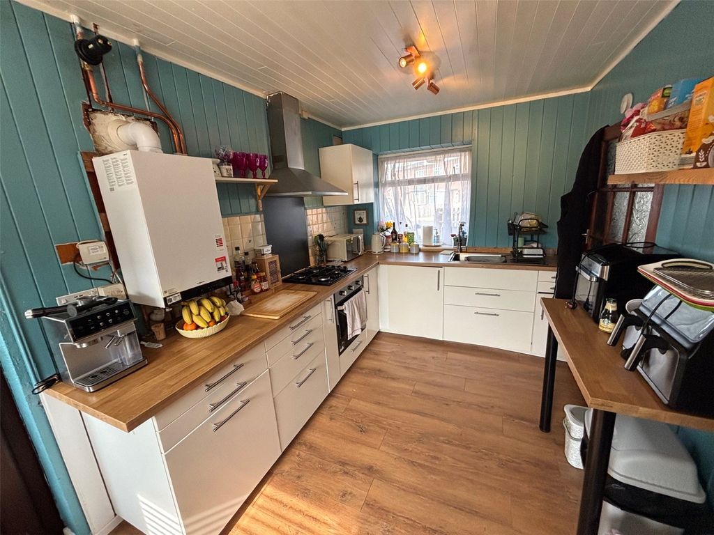 Property photo 2 of 13 Picture No. 14