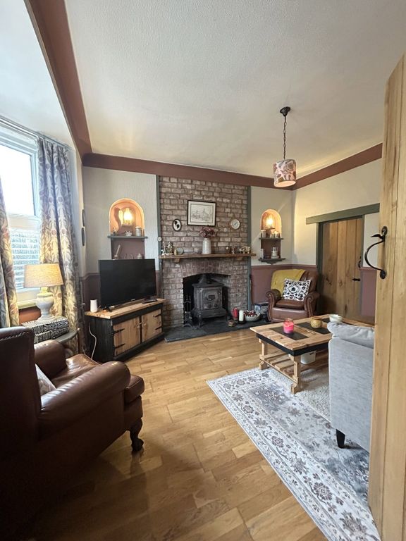 Property photo 3 of 39