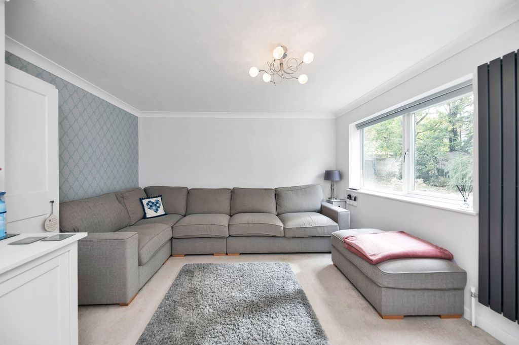 Property photo 2 of 36