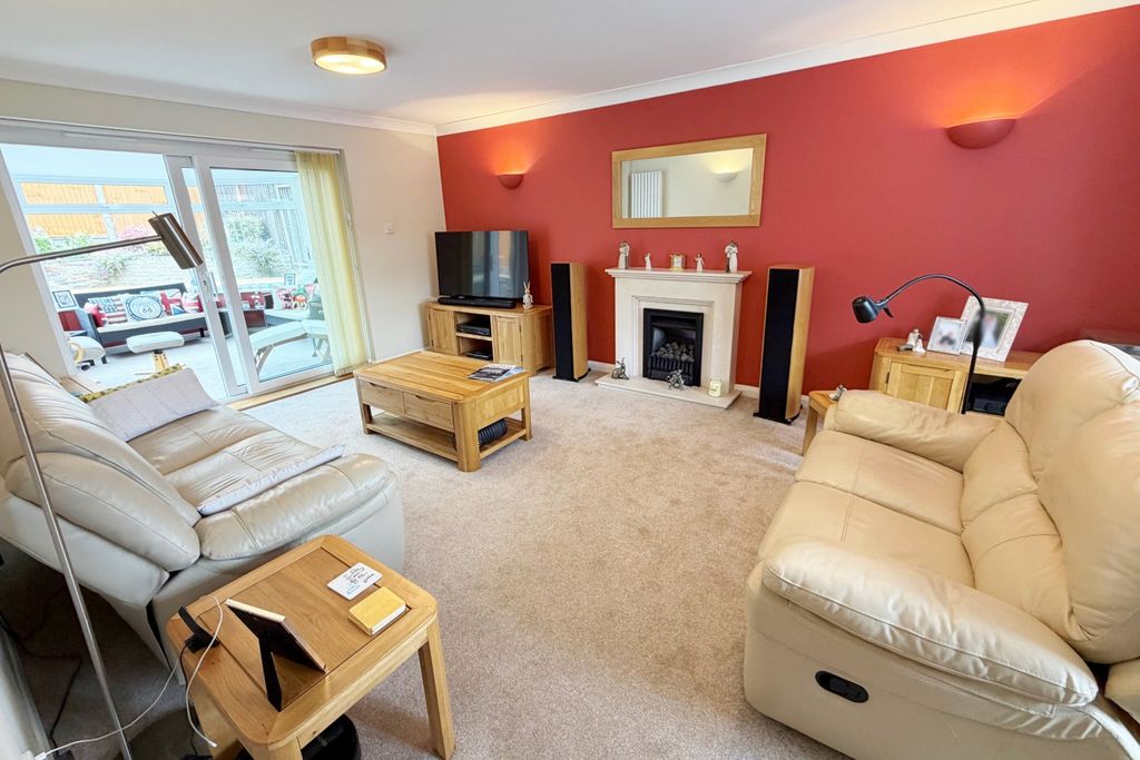 Property photo 3 of 20 5432343