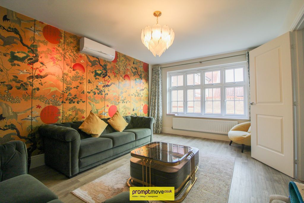 Property photo 2 of 17 Na