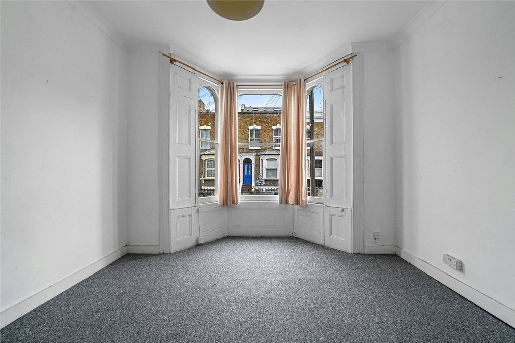 Property photo 3 of 22 Reception