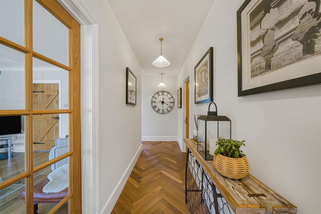 Property photo 2 of 32 Dsc00364.Jpg