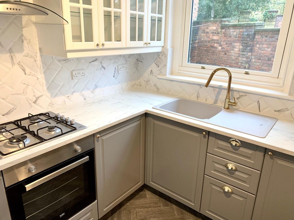 Property photo 2 of 7 Kitchen