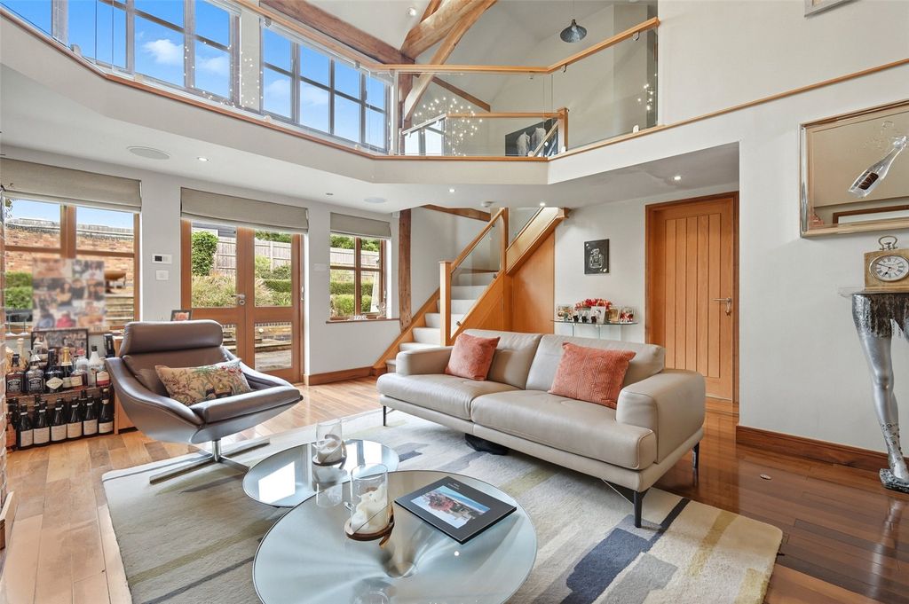 Property photo 3 of 24 Reception