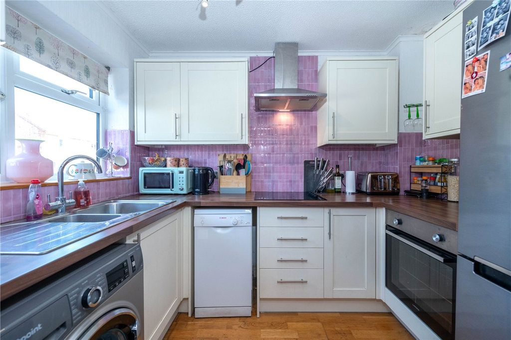 Property photo 2 of 11 Picture No. 13