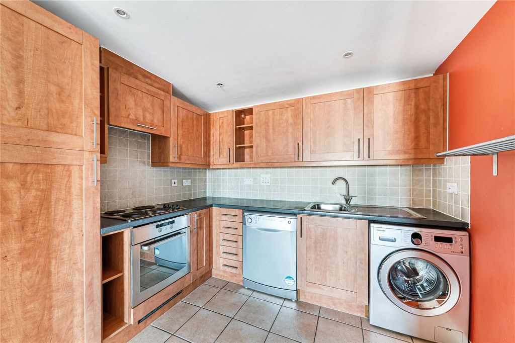 Property photo 2 of 11 Picture No. 06