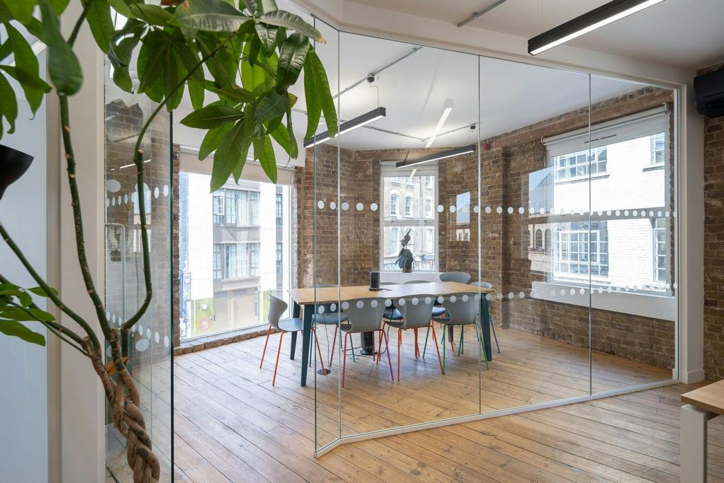 Property photo 1 of 12 Boardroom