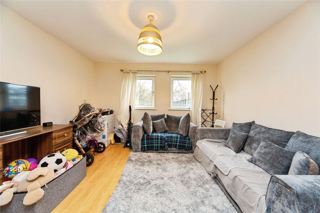 Property photo 3 of 21 Picture No. 08