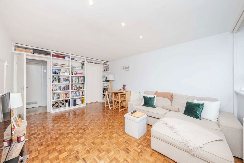 Property photo 1 of 5