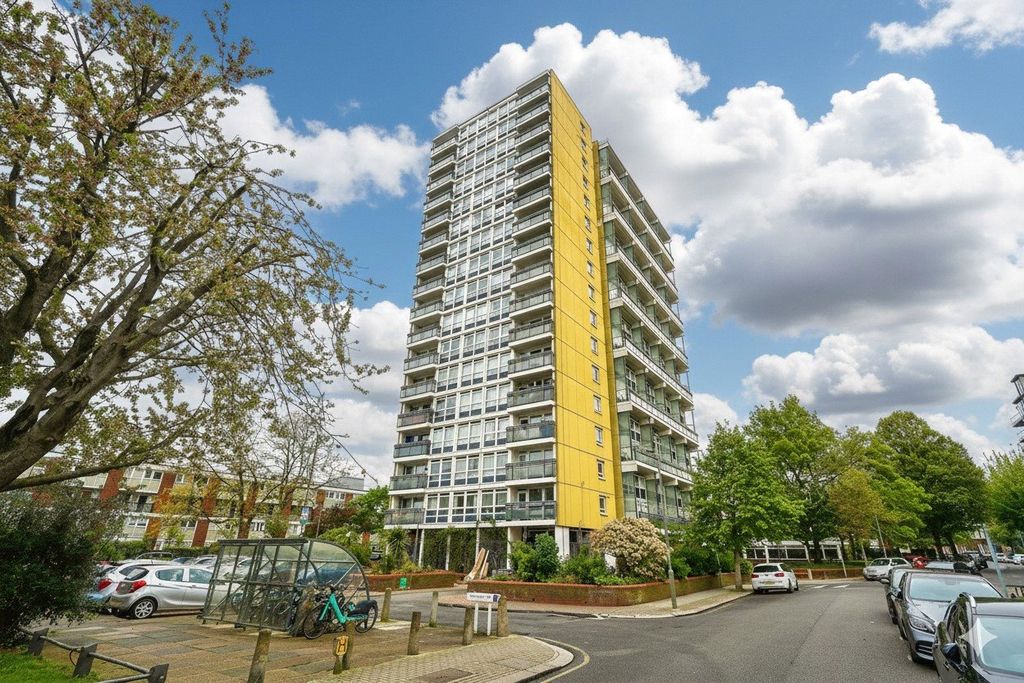 Property photo 3 of 4 Picture No. 32