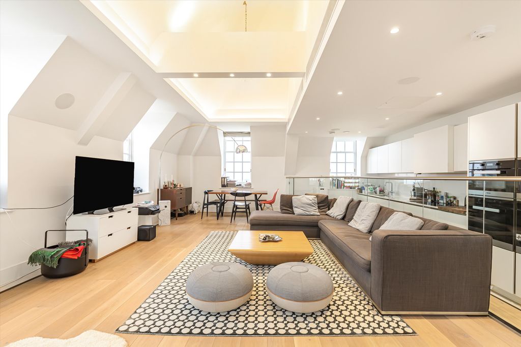 Property photo 3 of 10 Image