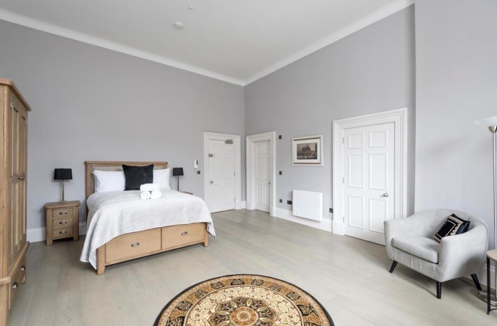 Property photo 3 of 10 Photo 3