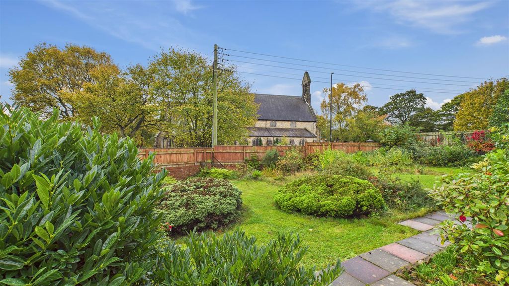 Property photo 2 of 17 Outside