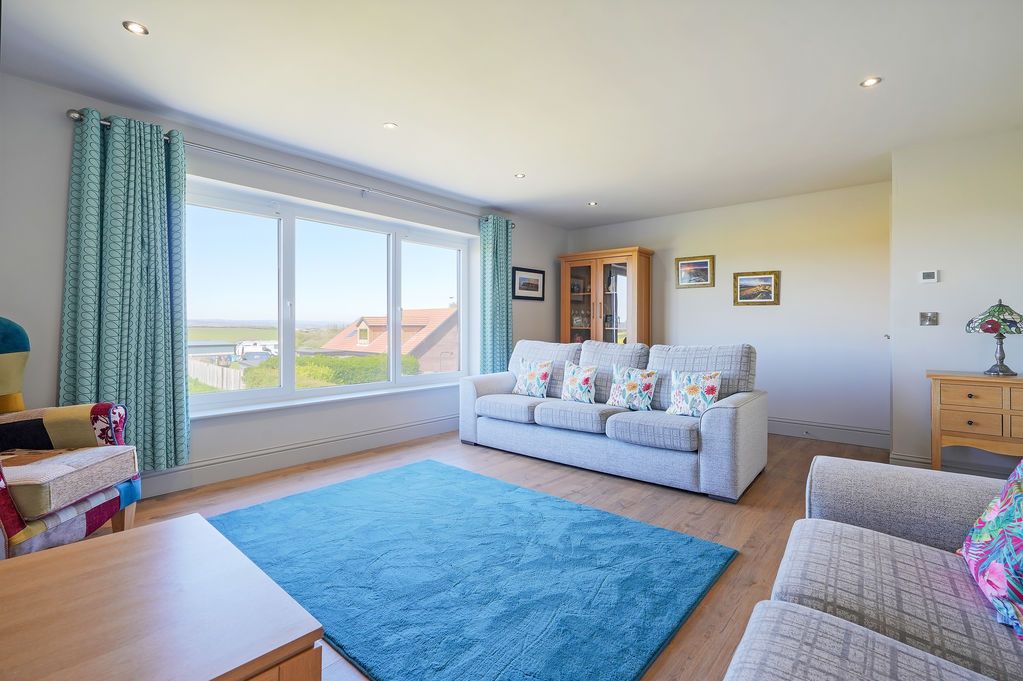 Property photo 3 of 46 Living Room / Bedroom