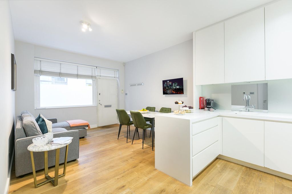 Property photo 3 of 27 Kitchen