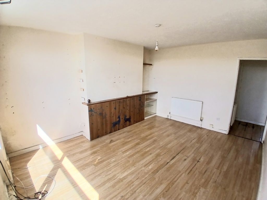 Property photo 3 of 9 Image