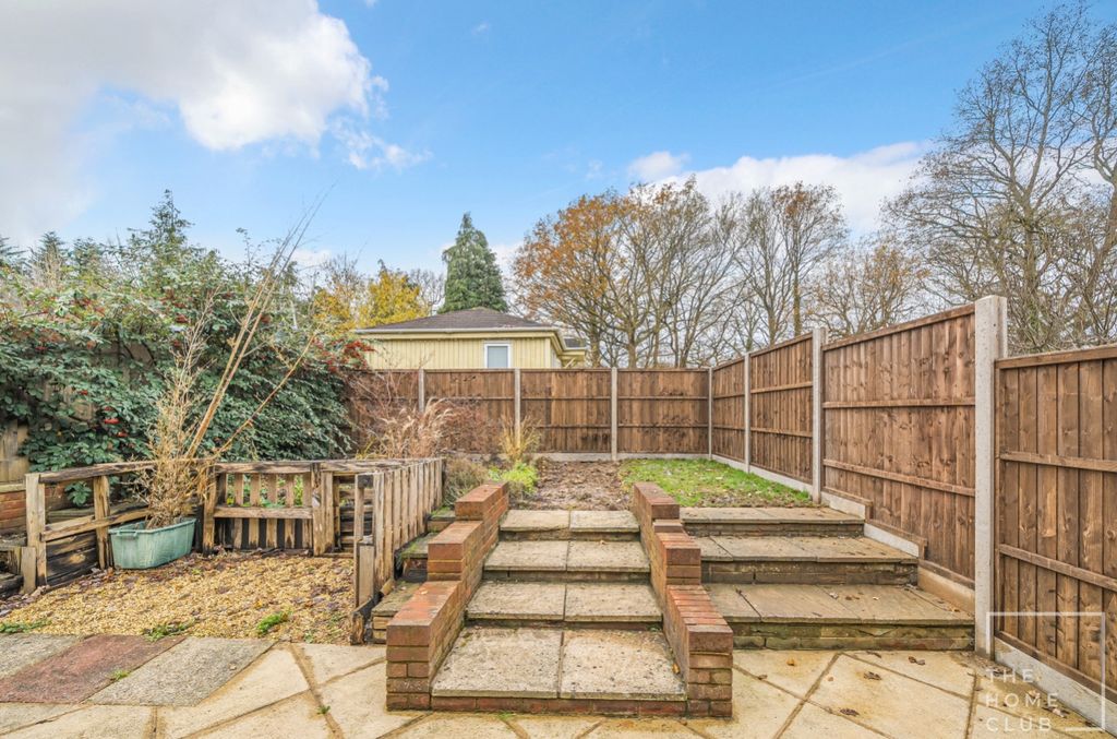 Property photo 3 of 17 301Fe7Da-B608-4275-89A2-6A69B8592052