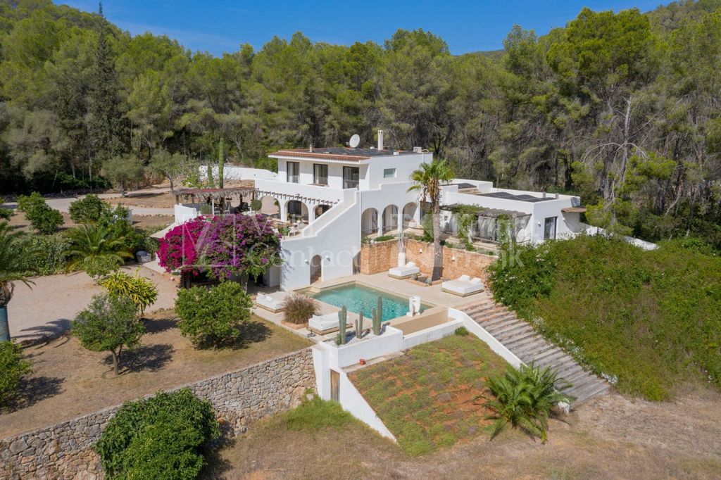 Property photo 1 of 26