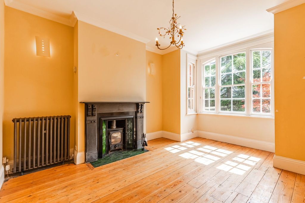 Property photo 2 of 19
