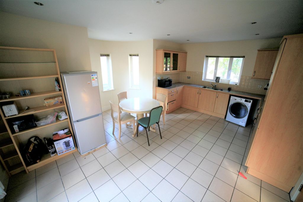 Property photo 2 of 16 Photo 1