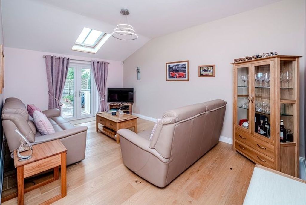 Property photo 2 of 53